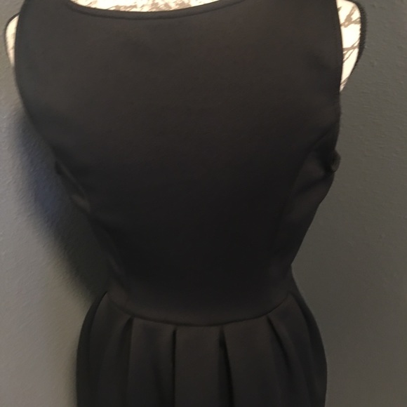 Perfect Black Dress - Picture 6 of 8